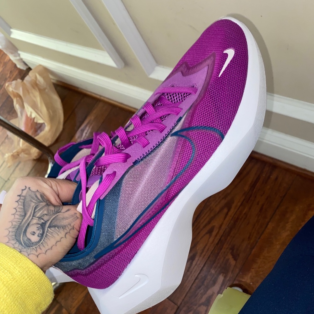 Nike Women’s Vista Lite Vivid Purple size 8.5